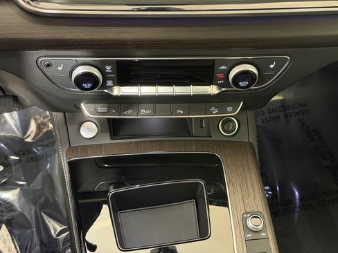 Used 2025 Audi Q5 e Premium Plus w/ Premium Plus Package AWD/4WD image 18