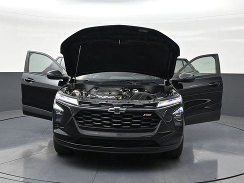 Used 2024 Chevrolet Trax RS w/ Sunroof Package image 34