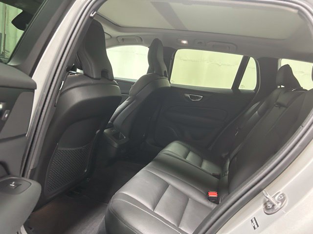 Used 2025 Volvo V60 B5 Cross Country Plus AWD/4WD image 11
