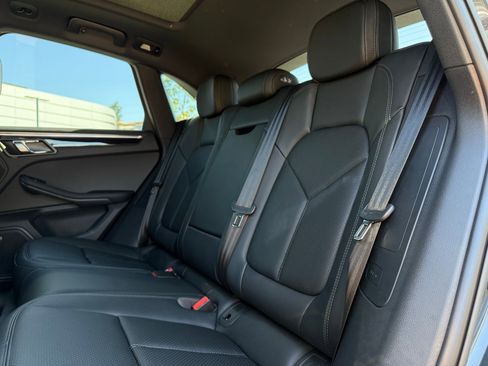 Used 2025 Porsche Macan image 29