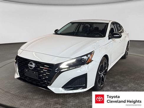 Used 2024 Nissan Altima 2.5 SR FWD image 1