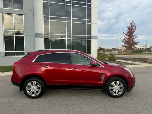 Used 2011 Cadillac SRX Luxury image 2