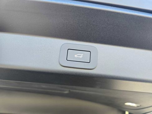 New 2025 Land Rover Range Rover Sport Dynamic SE image 18