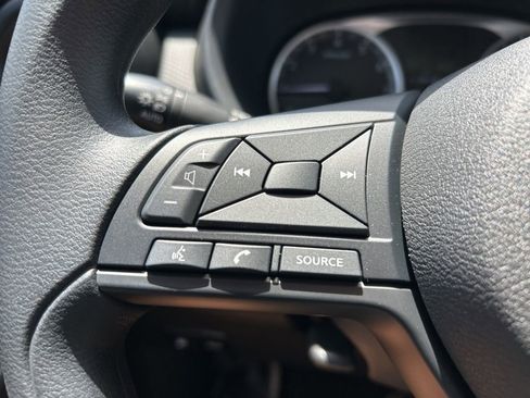New 2025 Nissan Kicks Play S image 19