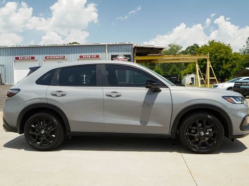 Used 2025 Honda HR-V Sport image 3