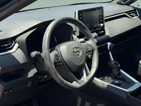 Used 2019 Toyota RAV4 XSE AWD/4WD image 10