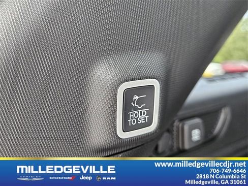 New 2025 Jeep Grand Cherokee Limited w/ Black Appearance Package image 14