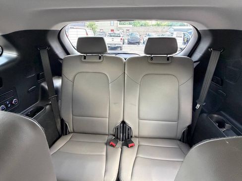 Used 2016 Hyundai Santa Fe Limited w/ Option Group 04 AWD/4WD image 18