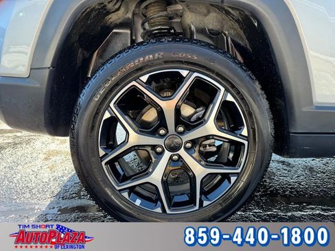 Used 2025 Jeep Compass Limited image 20