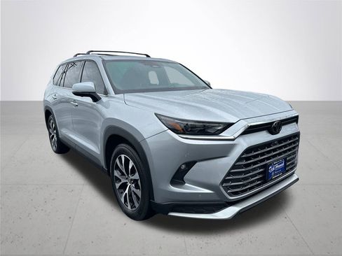 Used 2024 Toyota Grand Highlander AWD Hybrid image 5