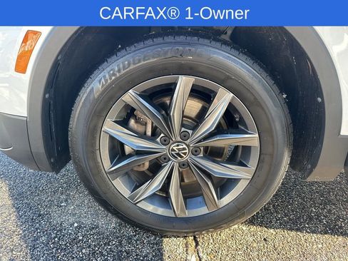 Used 2023 Volkswagen Tiguan SE image 32