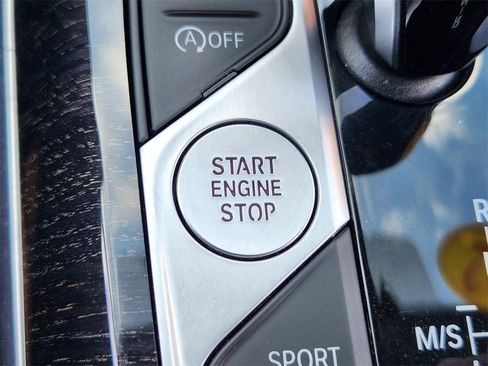 Used 2022 BMW 330i xDrive Sedan w/ Premium Package image 32