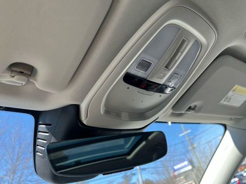 Certified 2025 Volvo XC60 B5 Plus AWD/4WD image 20