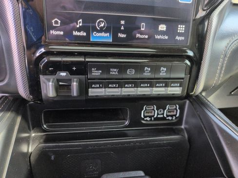 Used 2022 RAM 2500 Limited AWD/4WD image 18