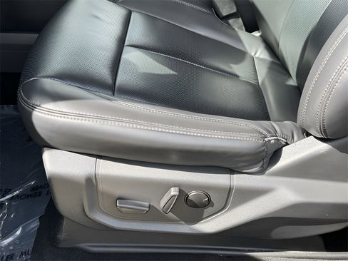 Used 2024 Ford Expedition Max XLT image 25