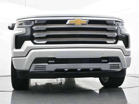 Used 2022 Chevrolet Silverado 1500 High Country w/ Technology Package image 47