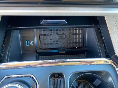 Used 2024 Ford Expedition Max XLT image 35