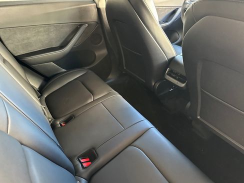 Used 2022 Tesla Model Y Performance AWD/4WD image 33