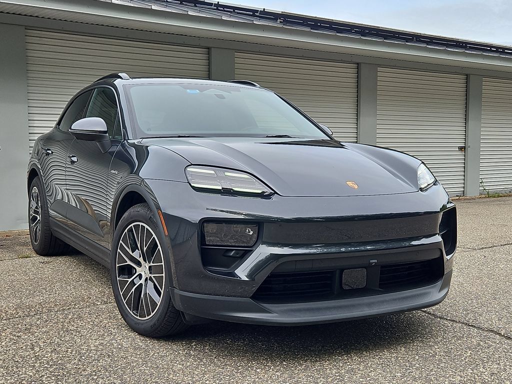 Certified 2026 Porsche Macan 4 Electric AWD/4WD image 9