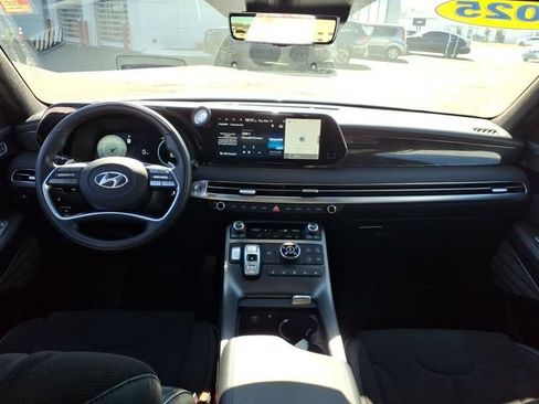 Used 2025 Hyundai Palisade Calligraphy AWD/4WD image 11