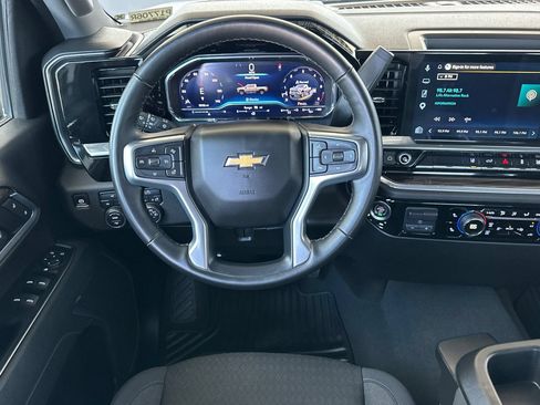 Used 2025 Chevrolet Silverado 2500 LT w/ Convenience Package AWD/4WD image 17