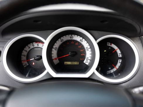 Used 2012 Toyota Tacoma 4x4 Access Cab V6 w/ SR5 Pkg image 12