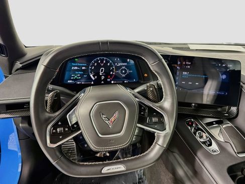 Used 2025 Chevrolet Corvette Z06 RWD image 11