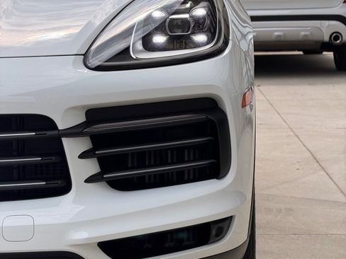 Used 2023 Porsche Cayenne AWD/4WD image 13