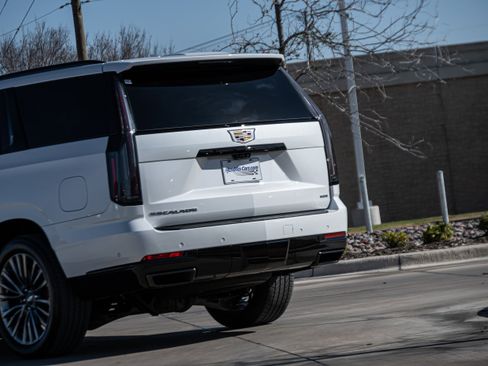 Used 2025 Cadillac Escalade Sport Platinum w/ LPO, Floor Liner Package image 8