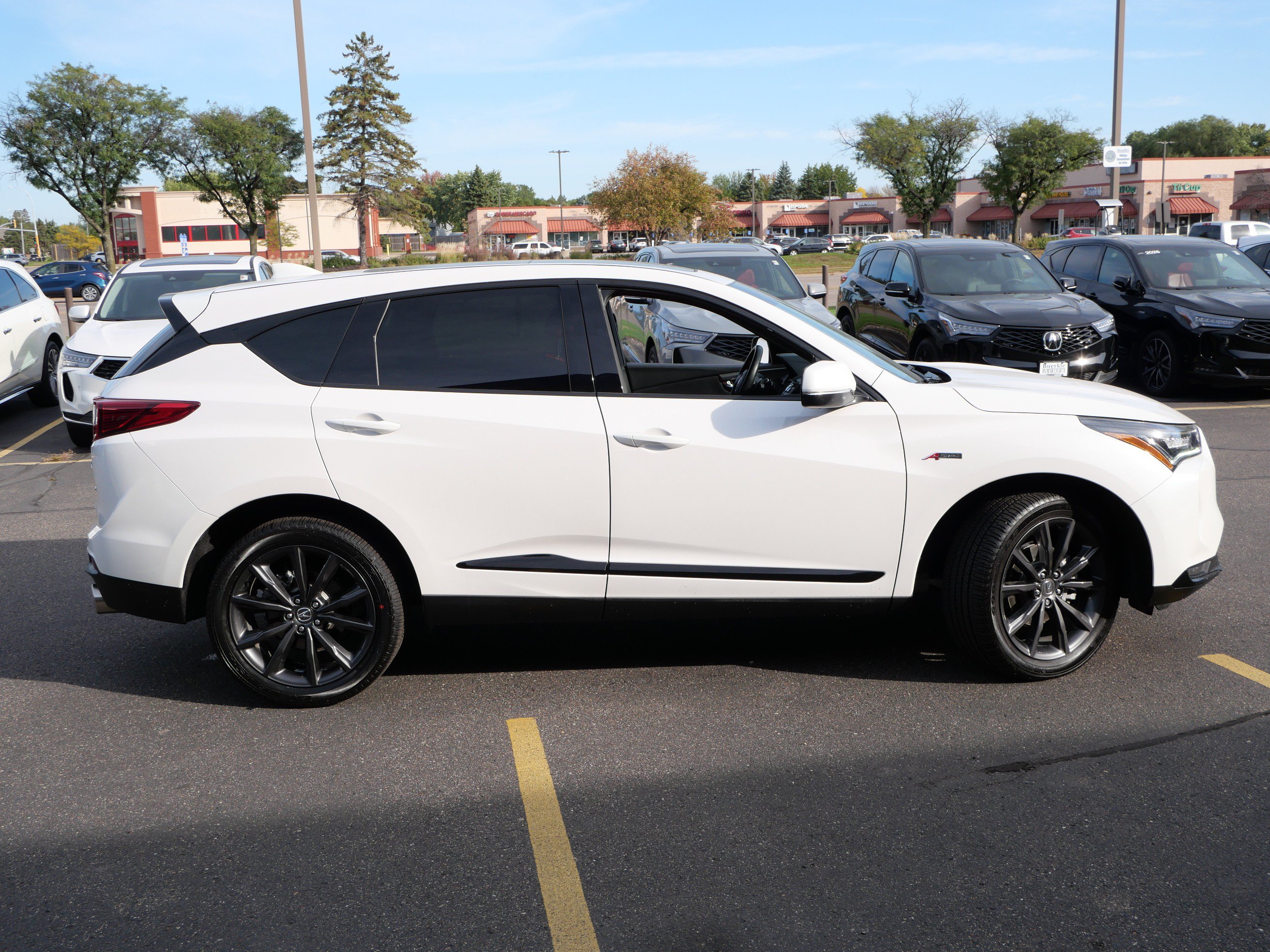 Certified 2025 Acura RDX w/ Advance Package AWD/4WD image 2