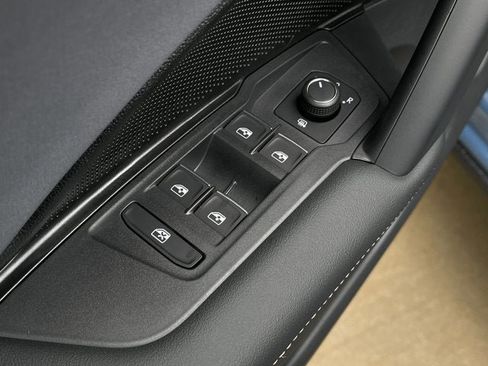 New 2026 Volkswagen Tiguan SE image 10