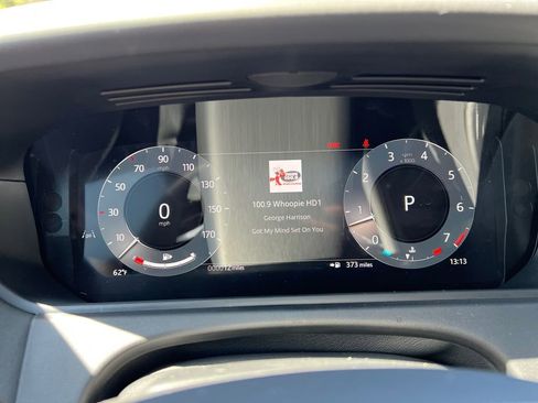 New 2026 Land Rover Range Rover Velar Dynamic SE image 17