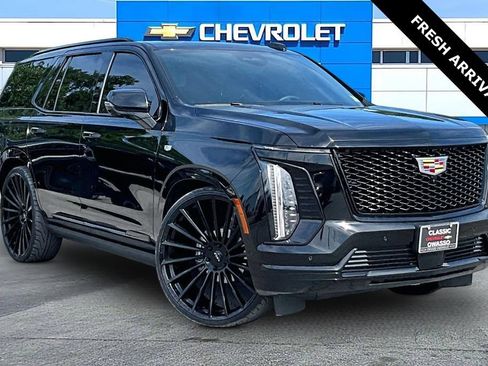Used 2025 Cadillac Escalade Sport w/ Touring Package AWD/4WD image 1