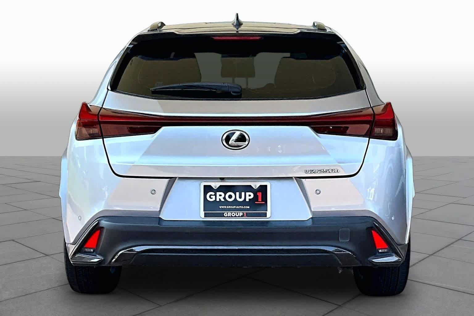 Used 2024 Lexus UX 250h F Sport FWD image 5