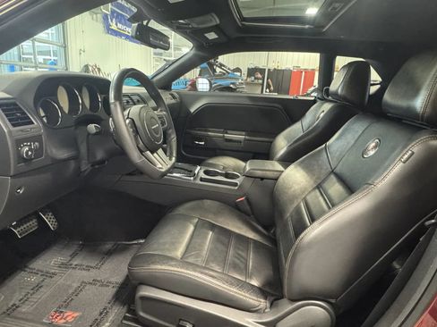 Used 2014 Dodge Challenger R/T RWD image 10