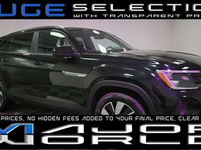 Used 2024 Volkswagen Atlas Cross Sport SE w/ Panoramic Sunroof Package