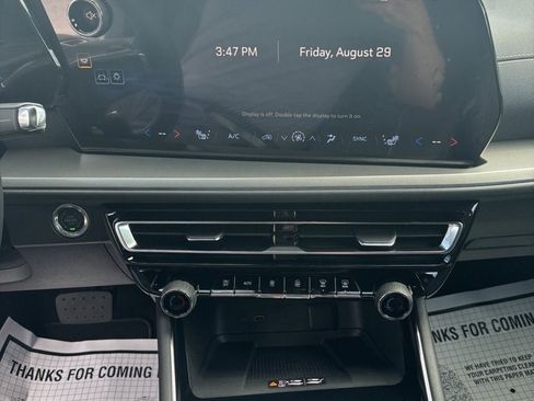 New 2026 Chevrolet Traverse LT image 21