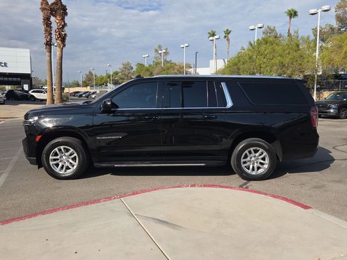 Used 2024 Chevrolet Suburban LT AWD/4WD image 2
