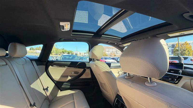 Used 2018 BMW 330i Gran Turismo xDrive AWD/4WD image 18