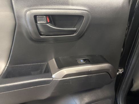 Used 2023 Toyota Tacoma SR5 AWD/4WD image 29