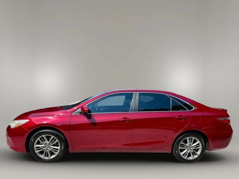 Used 2017 Toyota Camry SE FWD image 2