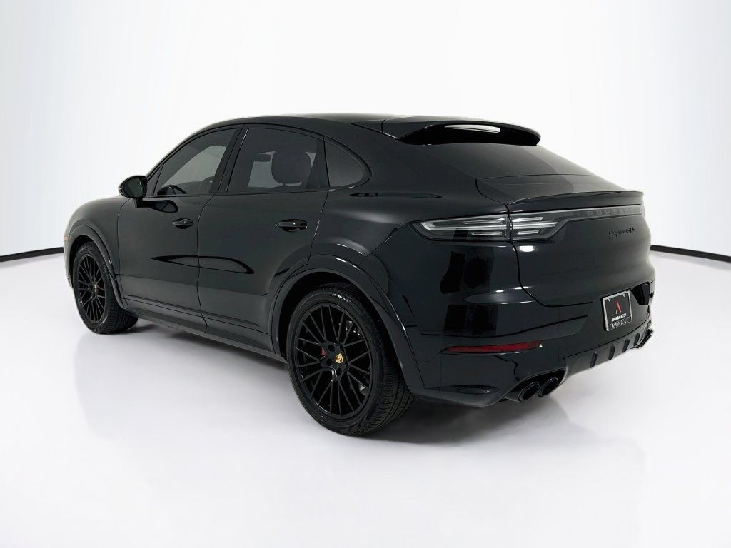 Certified 2022 Porsche Cayenne GTS AWD/4WD image 3