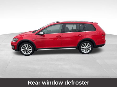 Used 2019 Volkswagen Golf Alltrack image 6
