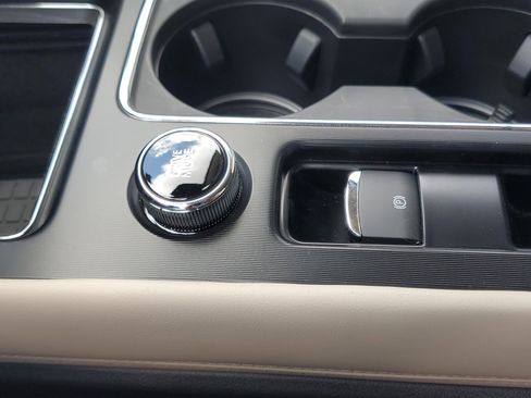 New 2026 Lincoln Corsair Premiere image 24