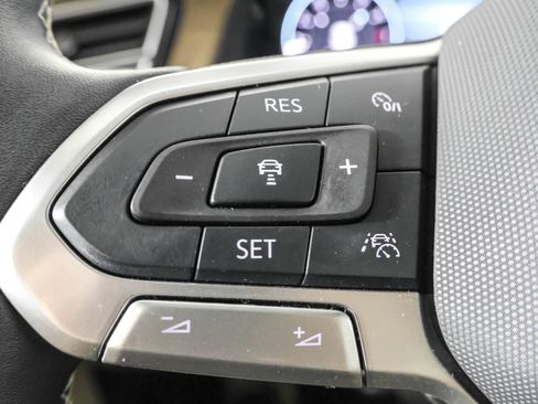 Used 2024 Volkswagen Atlas SE AWD/4WD image 25