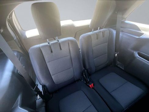 Used 2016 Ford Explorer XLT FWD image 28