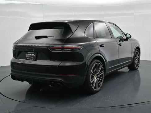 Certified 2023 Porsche Cayenne S Platinum AWD/4WD image 7