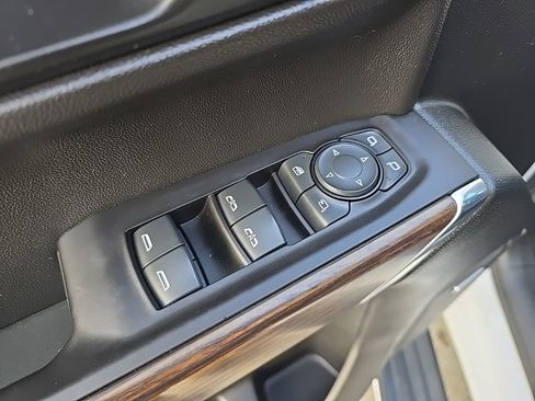 Used 2020 Chevrolet Silverado 1500 High Country w/ Technology Package image 26