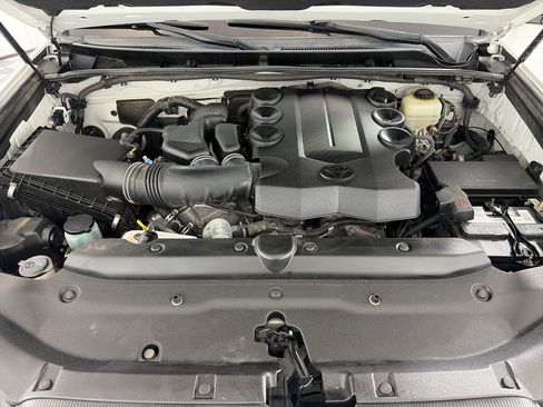 Used 2016 Toyota 4Runner Limited image 8