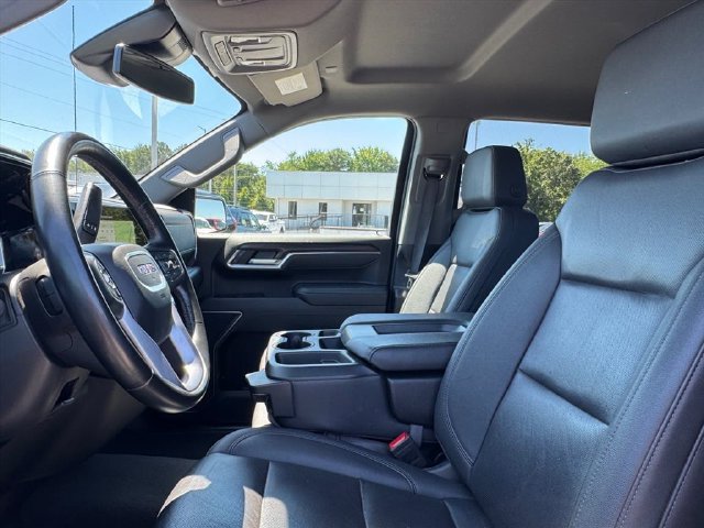 Used 2025 GMC Sierra 1500 SLT AWD/4WD image 18